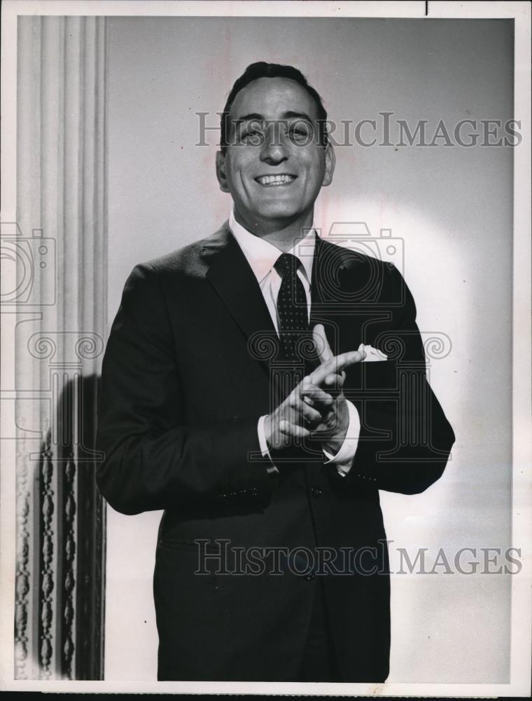 1970 Press Photo Tony Bennett in On Parade - cvp01387 - Historic Images