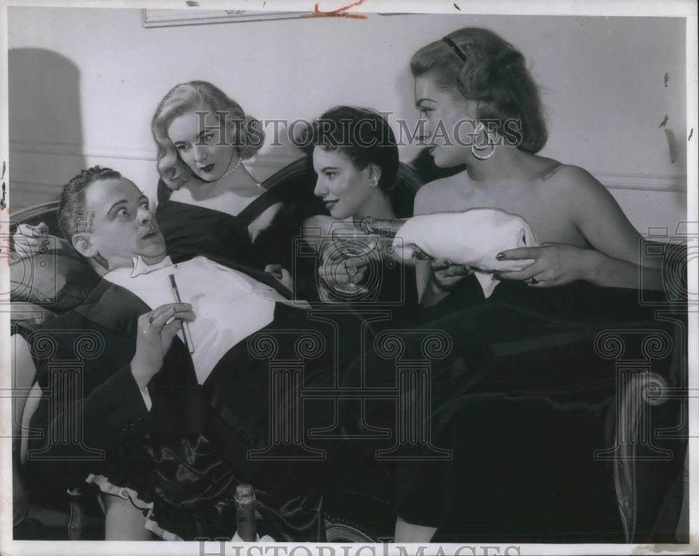 1956 Press Photo Art Carney Charlotte Walters Jewel Finley Kerry Smith Actress - Historic Images
