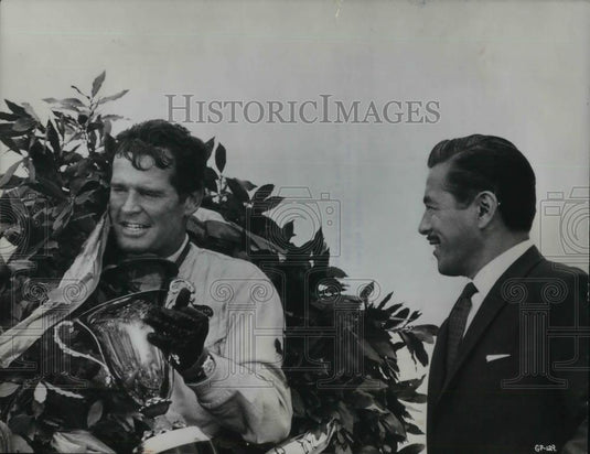 1967 Press Photo James Garner, Toshiro Mifune Manufacturer Of Yamura Car - Historic Images