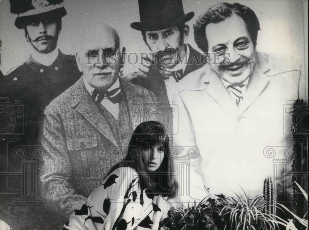 1971 Press Photo Monica Vitti stars in I Married You for Fun - cvp19429 - Historic Images