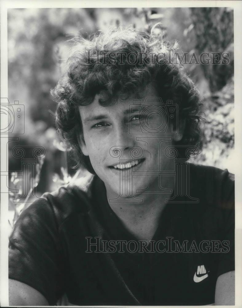 1984 Press Photo Willie Aames stars in Charles in Charge TV Show - cvp09757 - Historic Images
