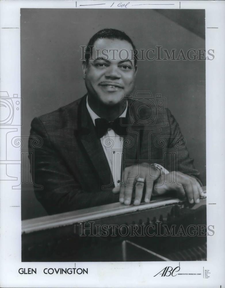 1975 Press Photo Glen Covington Jazz Singer Pianist - cvp01524 - Historic Images