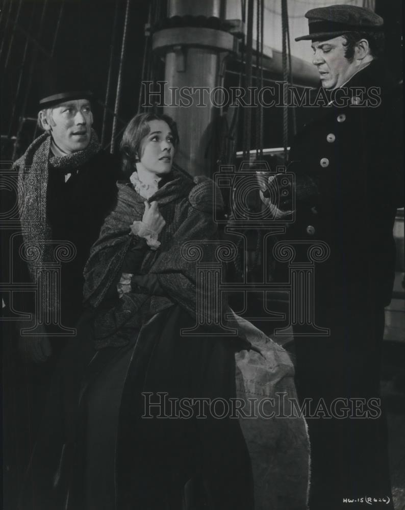 1968 Press Photo Claus Von Sydow & Julie Andrews in Hawaii - cvp10636 - Historic Images