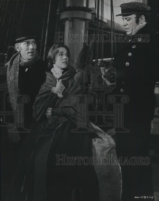 1968 Press Photo Claus Von Sydow & Julie Andrews in Hawaii - cvp10636 - Historic Images