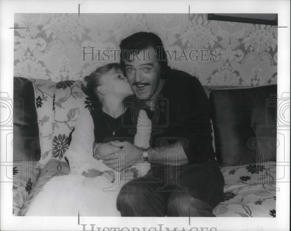 1983 Press Photo Robert Goulet with daughter Nicolette - cvp13412 - Historic Images