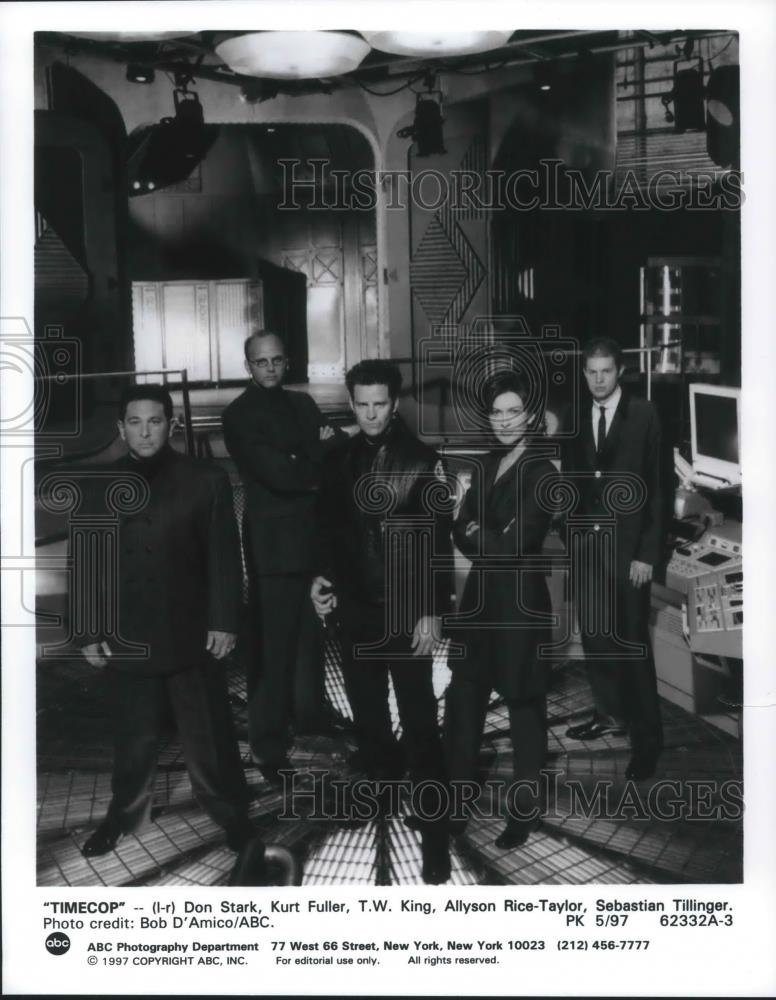 1997 Press Photo Don Stark, Kurt Fuller, TW King in Timecop - cvp10842 - Historic Images