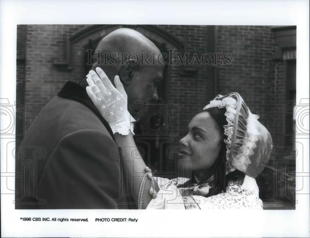 1996 Press Photo Louis Gosst Jr &amp; Rachel Crawford in Captive Heart James Mink - Historic Images