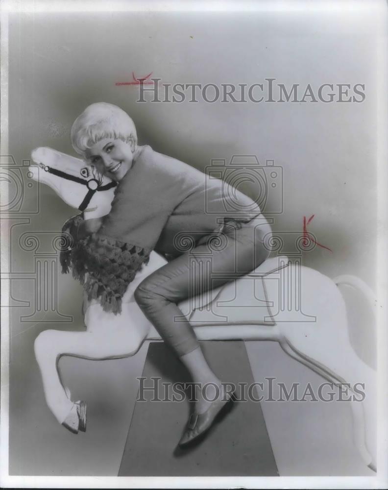 1966 Press Photo Jean Arthur Actress on The Jean Arthur Show - Historic Images