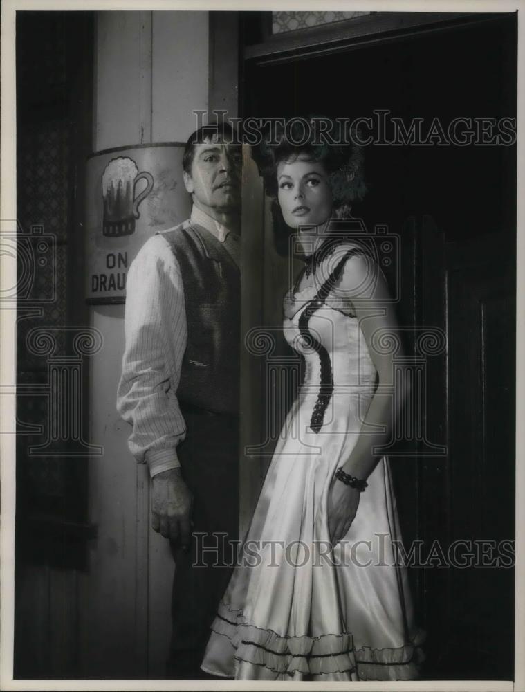 1964 Press Photo Dee Hartford with Anthony Caress in Gunsmoke - cvp16499 - Historic Images