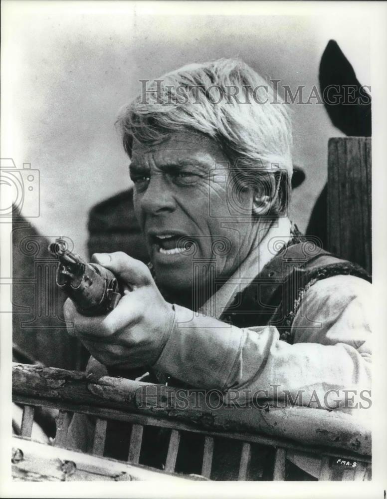 1970 Press Photo Peter Graves stars in Five Man Army movie film - Historic Images