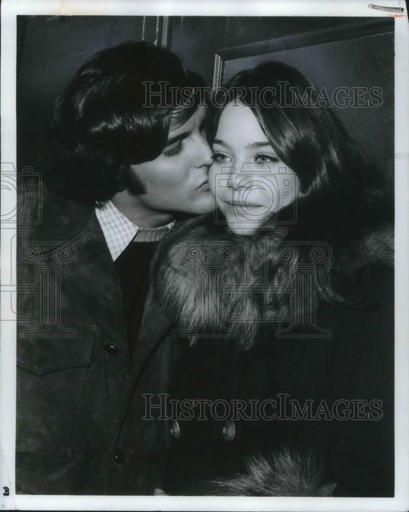 1972 Press Photo Susan Day &amp; Nicholas Hammond in Skyjacked - cvp06339 - Historic Images
