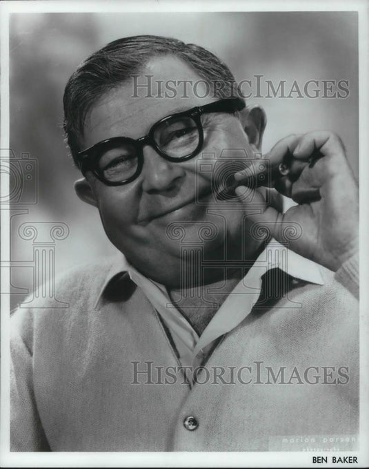 1977 Press Photo Benny Baker Australian Professional Photographer - cvp15712 - Historic Images