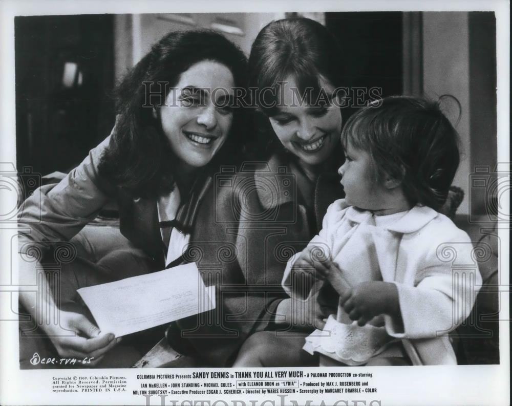 1970 Press Photo Eleanor Bron &amp; Sandy Dennis in Thank You All Very Much - Historic Images