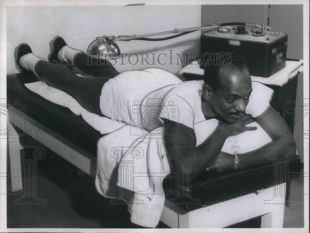 1956 Press Photo Harrison Dillard, Cleveland Indians - cvp02898 - Historic Images