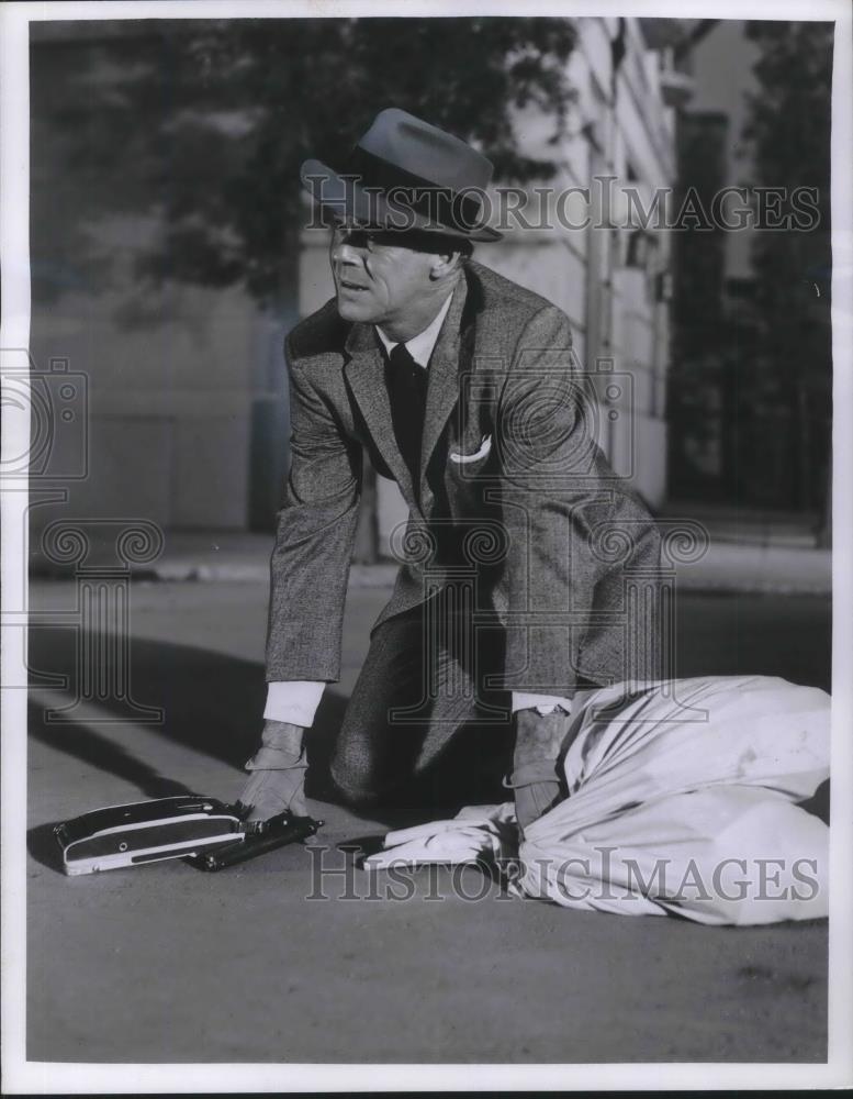 1959 Press Photo Dan Duryea in Doomsday - cvp03286 - Historic Images