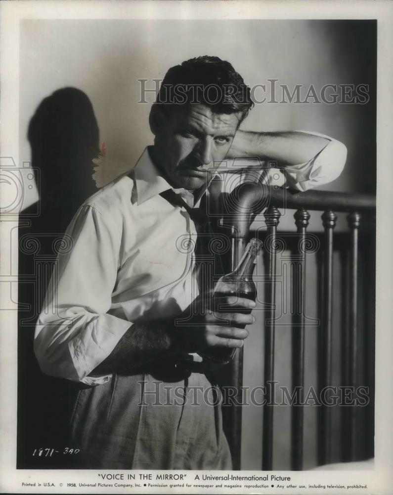 1958 Press Photo Richard Egan in Voice in the Mirror - cvp05923 - Historic Images