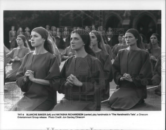 1991 Press Photo Blance Barker and Natasha Richardson in The Handmaid's Tale - Historic Images