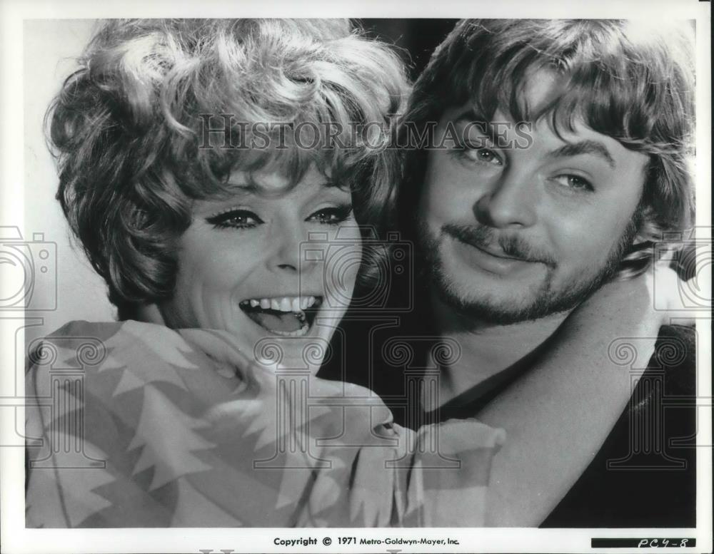 1973 Press Photo Elke Sommer and Hywel Bennett in Percy - cvp02188 - Historic Images