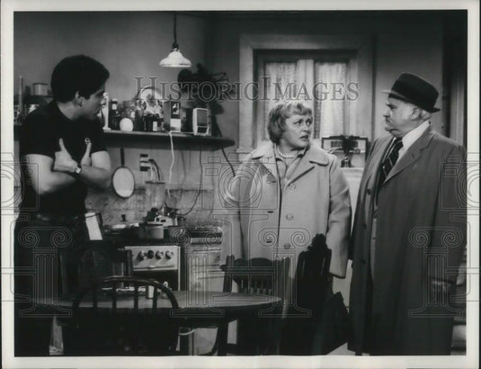 1977 Press Photo Adam Arkin. Jack Kruschen & Pat Carroll in Busting Loose - Historic Images