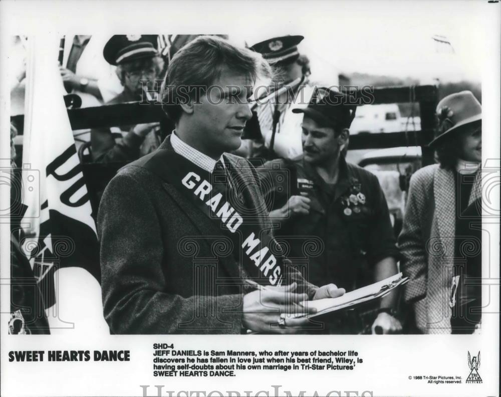 1989 Press Photo Jeff Daniels stars in Sweet Hearts Dance - cvp09489 - Historic Images