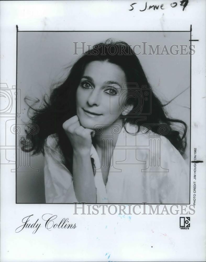 1982 Press Photo Judy Collins Folk Rock Singer Songwriter Musician - cvp02507 - Historic Images