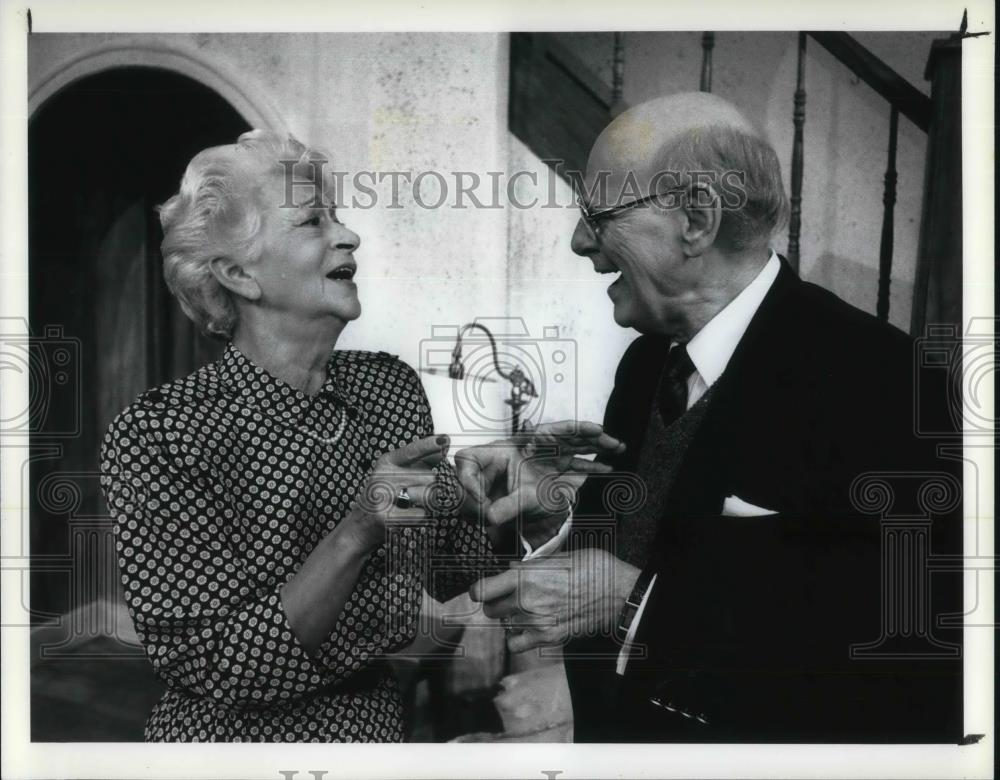 1990 Press Photo Mel Cerseny &amp; Kitty Brown in The Cocktail Hour - cvp11706 - Historic Images