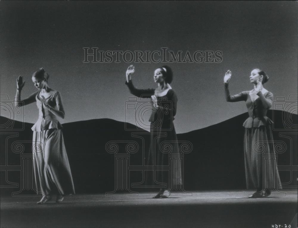 1981 Press Photo Agnes De Mille's Heritage Dance Theater Performance - cvp02895 - Historic Images