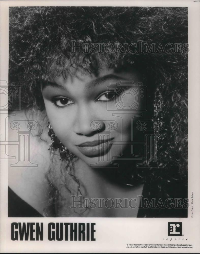 1997 Press Photo Gwen Guthrie singer-songwriter and pianist - cvp17625 - Historic Images