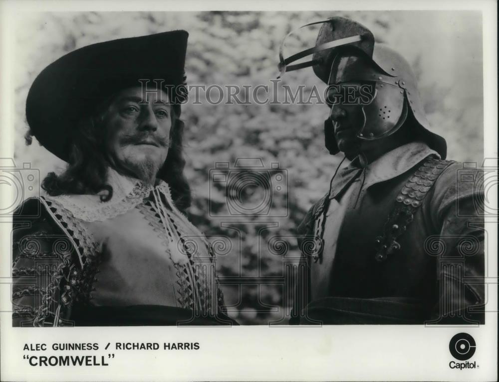 1970 Press Photo Alec Guinness &amp; Richard Harris in Cromwell - cvp18406 - Historic Images