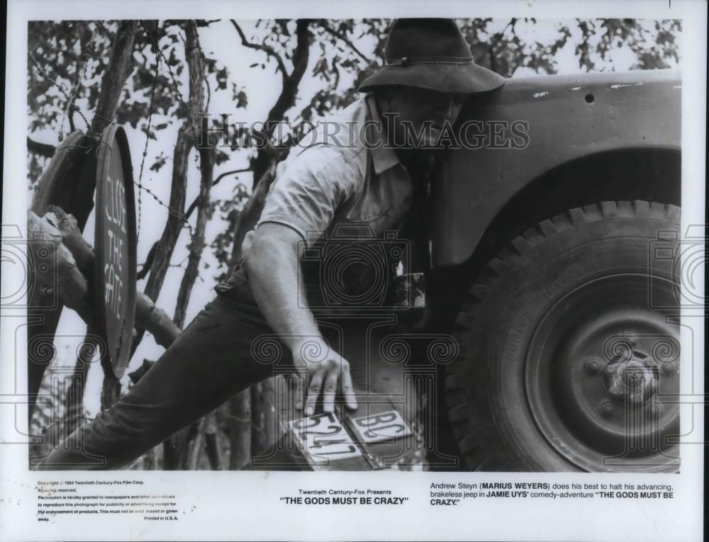 1985 Press Photo Marius Weyers & Janie Uys in The Gods Must be Crazy - cvp19976 - Historic Images