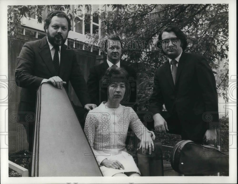 1975 Press Photo Leonard Feldman, Cello; Raymond Page, Viola &amp; Joanne Zagst - Historic Images