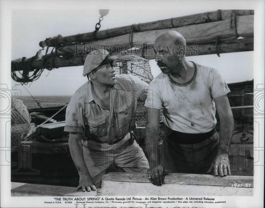 1966 Press Photo Harry Andrews and Lionel Jeffries The Truth About Spring - Historic Images