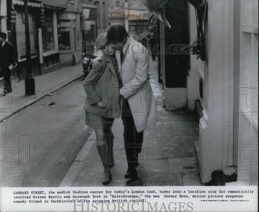 1966 Press Photo Susannah York Warren Beatty In Kaleidoscope - cvp19401 - Historic Images