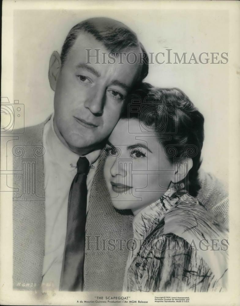 1959 Press Photo Alec Guinness and Nicole Maurey in The Scapegoat - cvp17712 - Historic Images