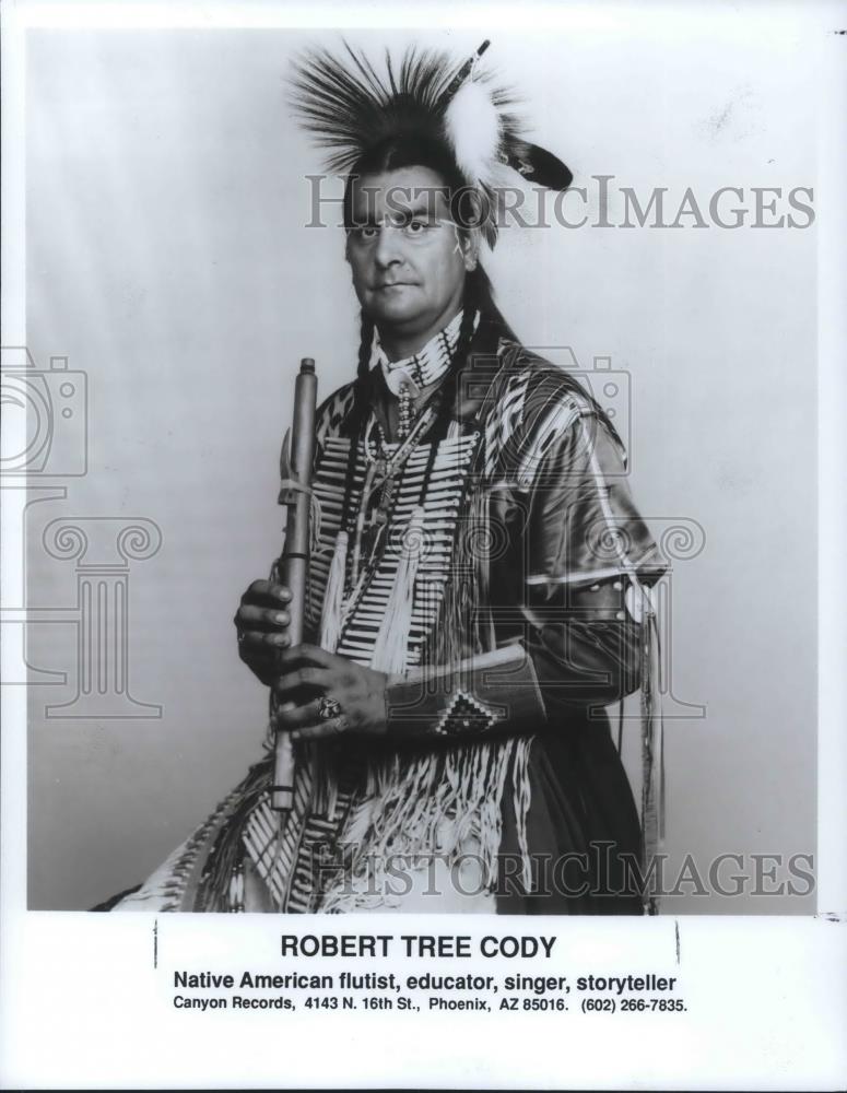 1992 Press Photo Robert Tree Cody Native American Flutist Eductator Singer - Historic Images