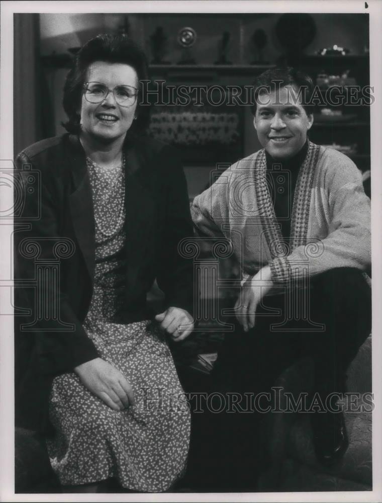 1989 Press Photo Billie Jean King & Bob Costas on Later with Bob Costas - Historic Images