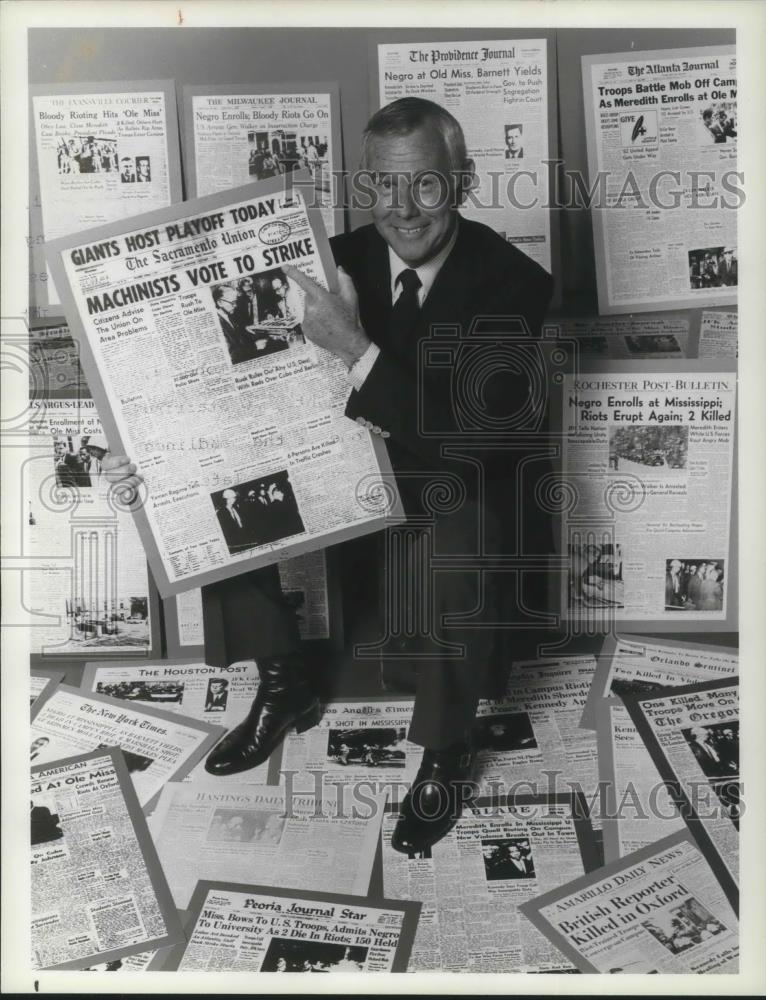 1981 Press Photo Tonight Show with Johnny Carson Celebrating 19th Anniversary - Historic Images