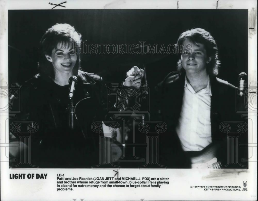 1987 Press Photo Joan Jett and Michael J. Fox star in Light of Day movie film - Historic Images