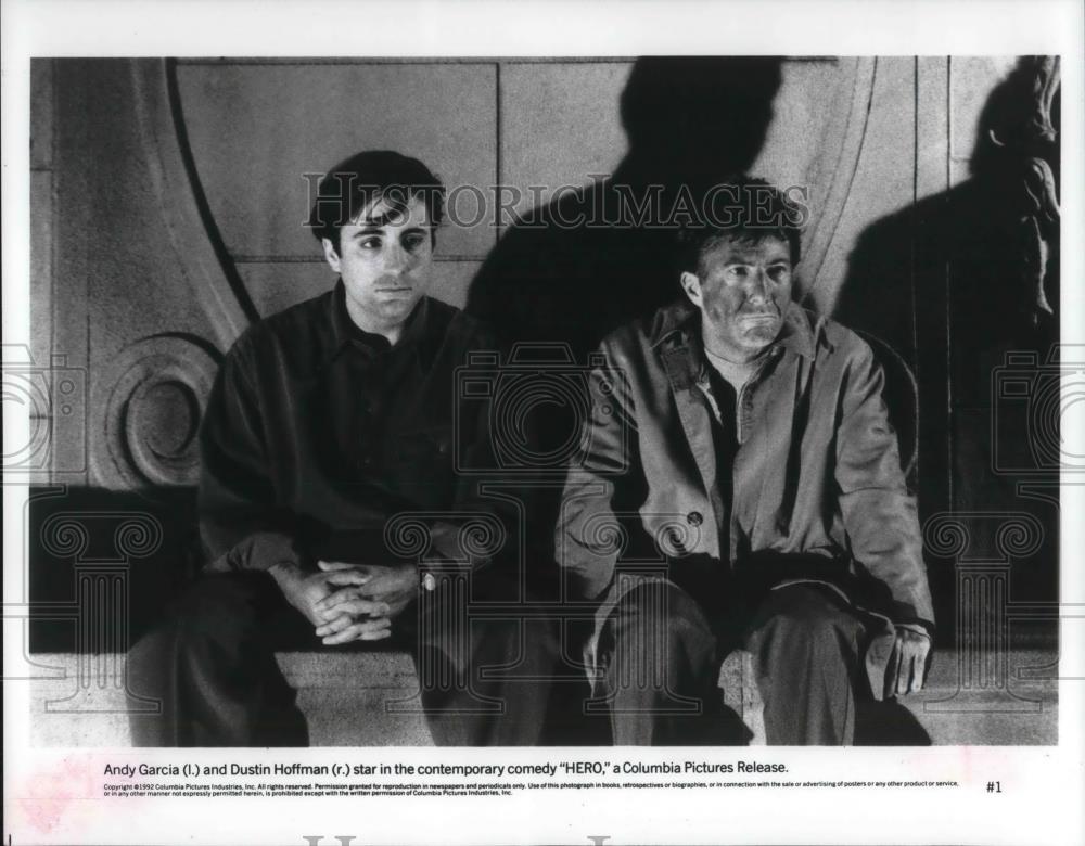 1993 Press Photo Andy Garcia &amp; Dustin Hoffman in Hero - cvp12532 - Historic Images