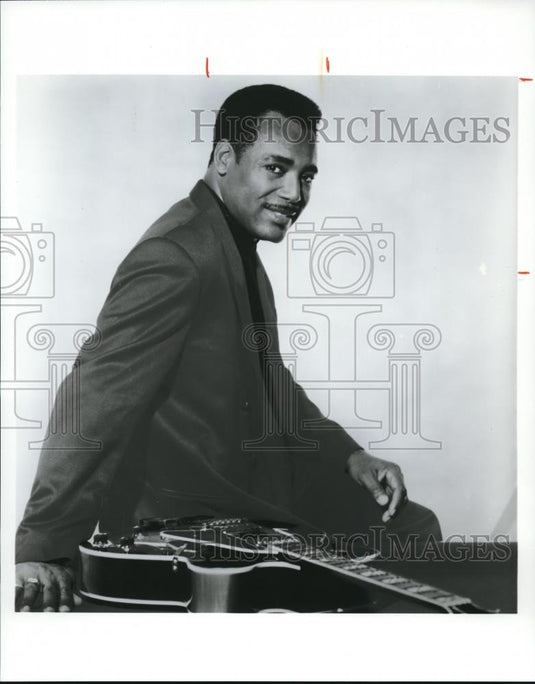 1999 Press Photo George Benson Musician - 895 - cvp01067 - Historic Images