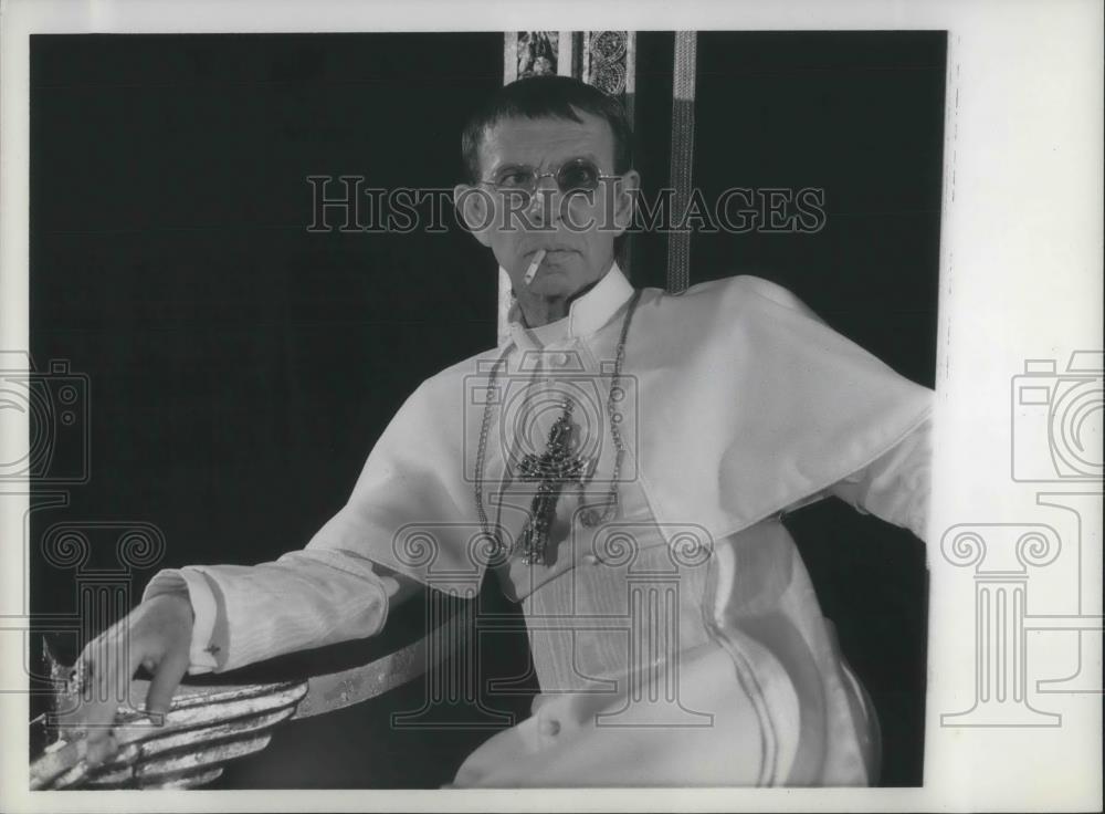 1969 Press Photo Hume Cronyn in Hadrian VII - cvp02004 - Historic Images