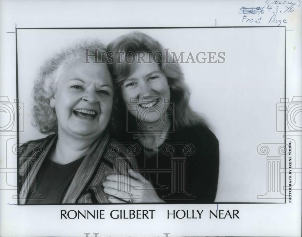 1987 Press Photo Ronnie Gilbert &amp; Holly Near - cvp14591 - Historic Images