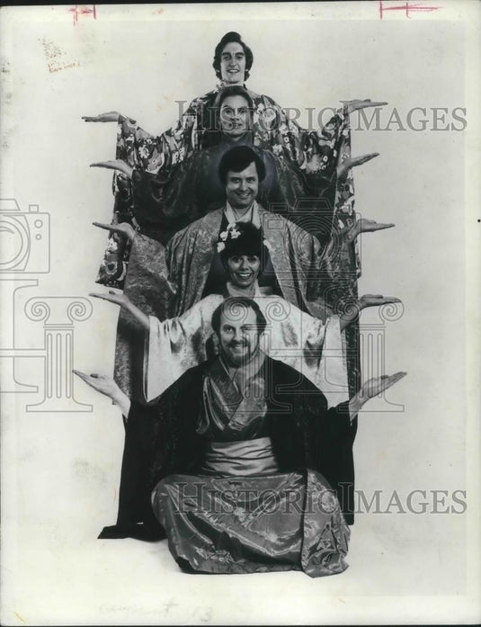 1977 Press Photo Gilbert and Sullivan a la Carte Troupe - cvp13767 - Historic Images