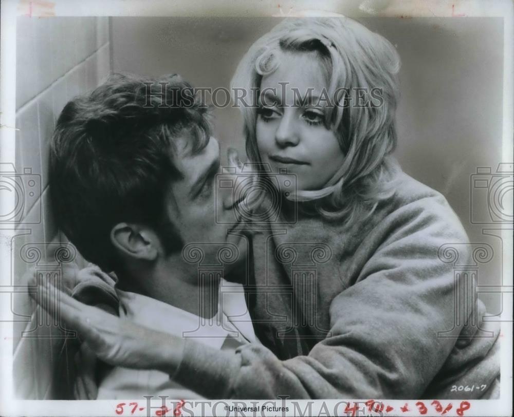 1974 Press Photo Goldie Hawn and William Atherton star in The Sugarland Express - Historic Images