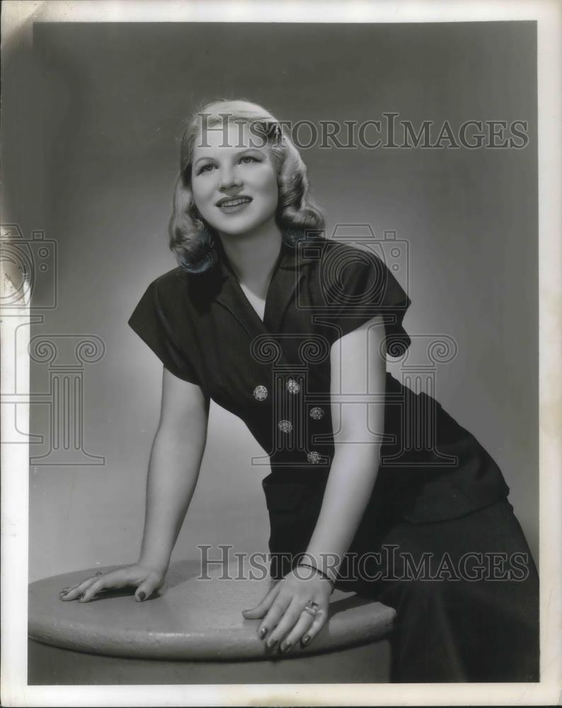 1947 Press Photo Nancy Douglas in Gangbusters - cvp03814 - Historic Images