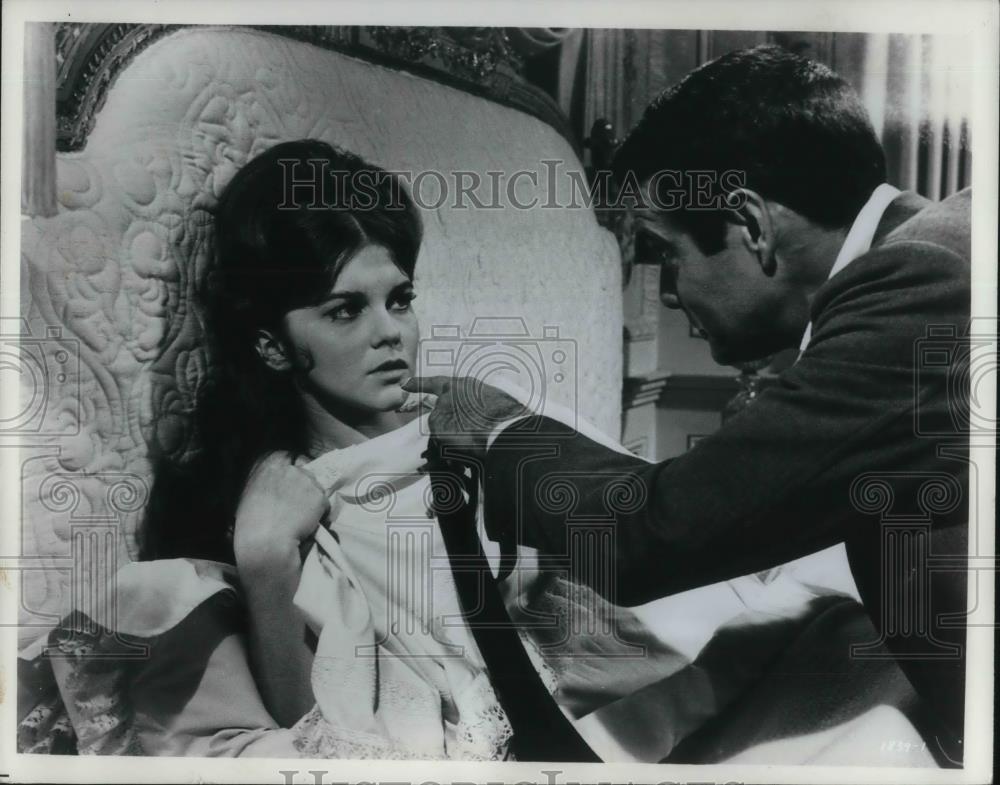 1966 Press Photo Ann-Margret and Louis Jordan star in Made in Paris - cvp14997 - Historic Images