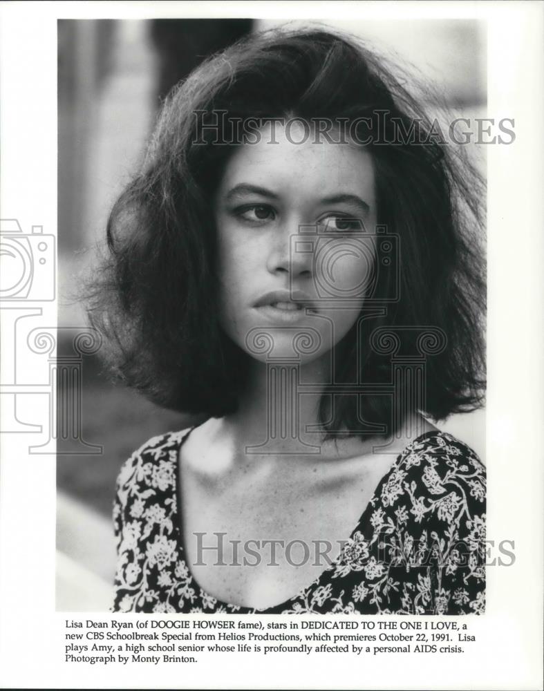 1991 Press Photo Lisa Dean Ryan stars in Dedicated to the One I Love - cvp09721 - Historic Images