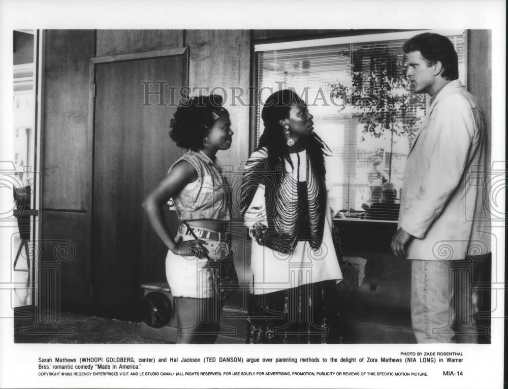 1994 Press Photo Whoopi Goldberg &amp; Ted Danson in Made in America - cvp09512 - Historic Images