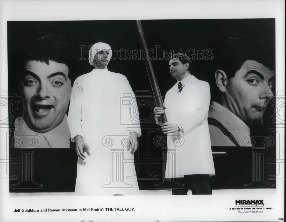 1990 Press Photo Jeff Goldblum and Rowan Atkinson star in The Tall Guy - Historic Images