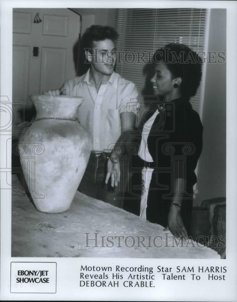 1985 Press Photo Sam Harris Singer and Actor Deborah Crable host of Ebony Jet - Historic Images